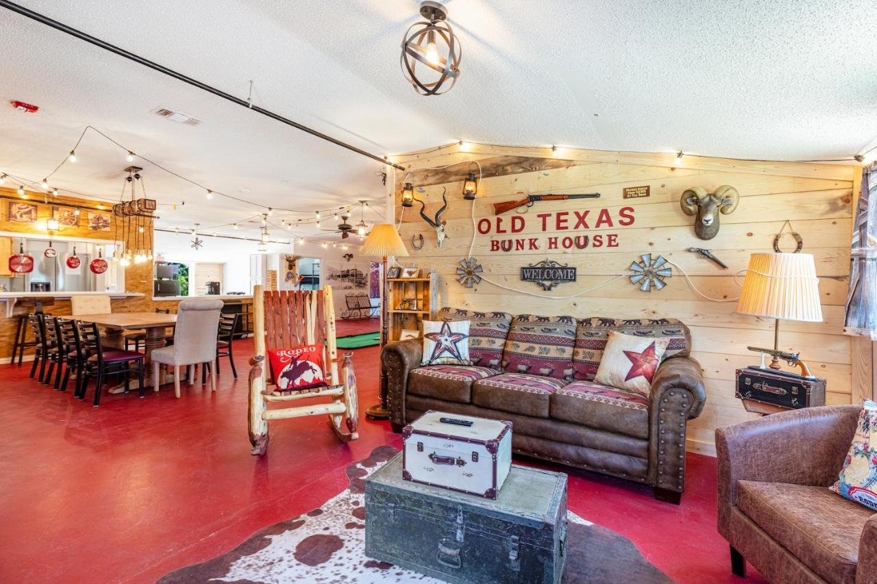 Хостел Old Texas Bunkhouse Wills Point Экстерьер фото