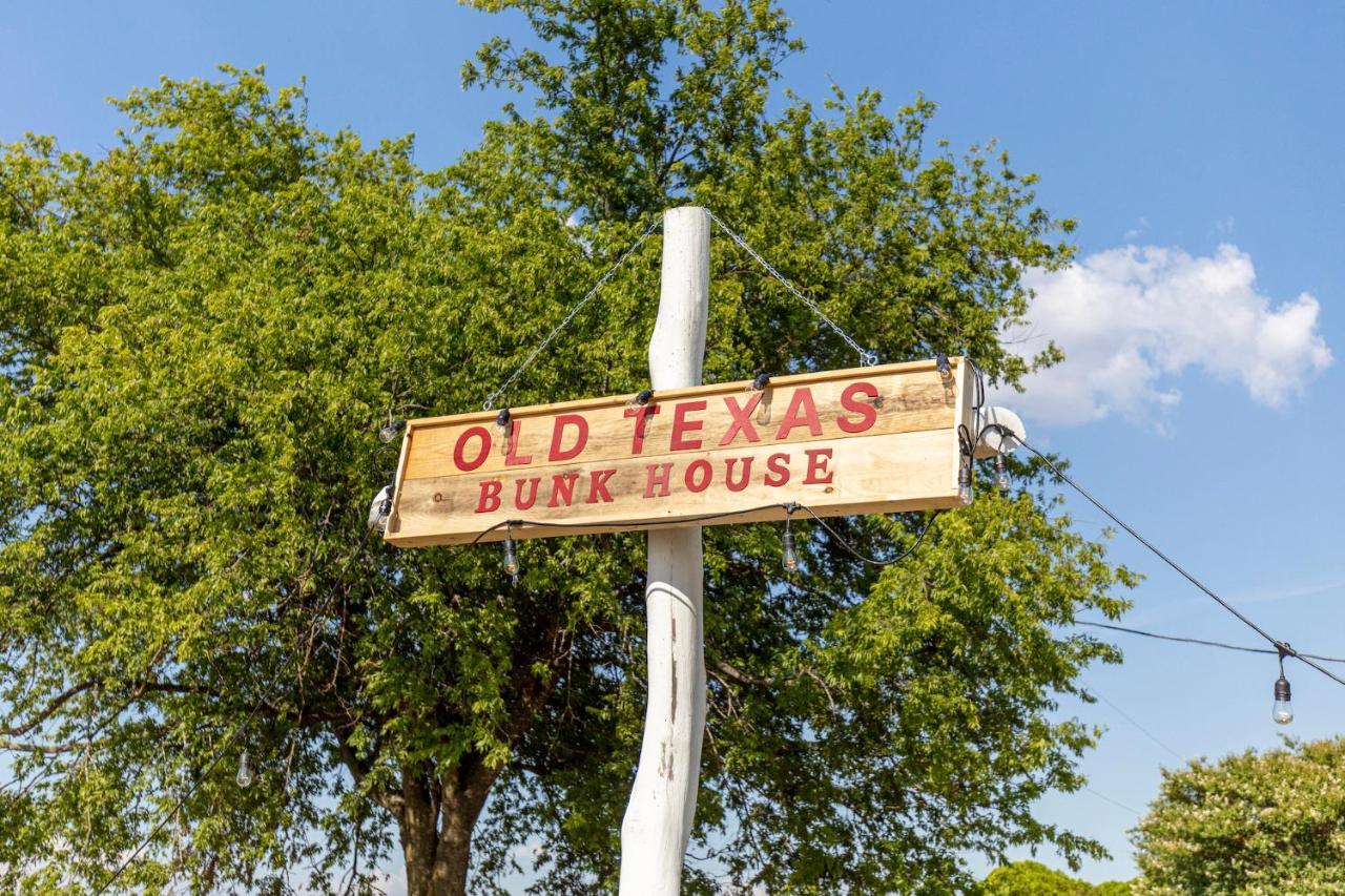 Хостел Old Texas Bunkhouse Wills Point Экстерьер фото