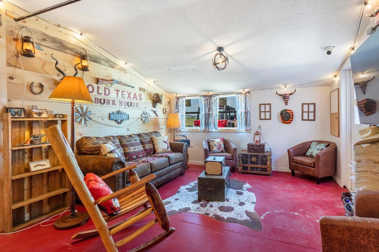 Хостел Old Texas Bunkhouse Wills Point Экстерьер фото