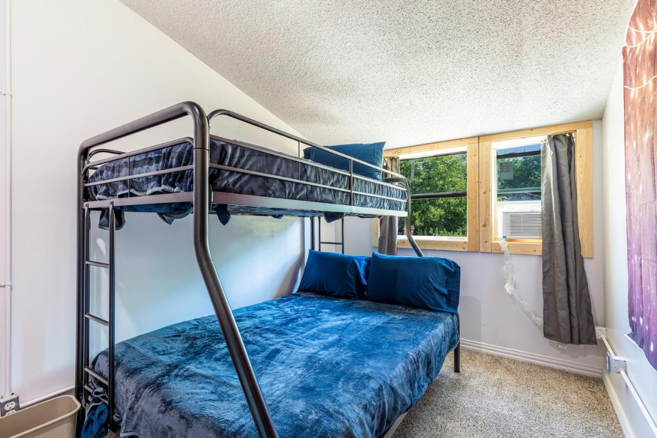 Хостел Old Texas Bunkhouse Wills Point Экстерьер фото